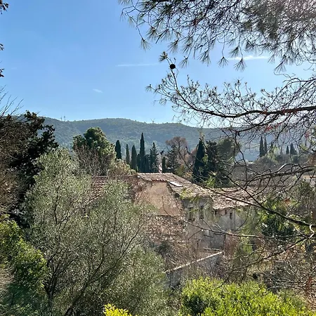 Domaine De La Pierre Chaude Feriehus *