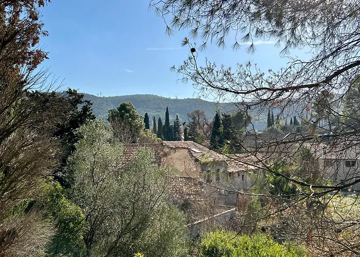 Domaine De La Pierre Chaude Feriehus *